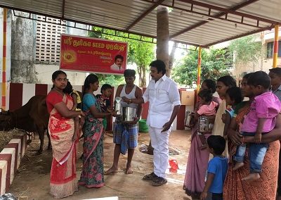 Free Milk Distribution – Mettu ellaiamman koil street- Thanjavur-Dt : 30-7-2018